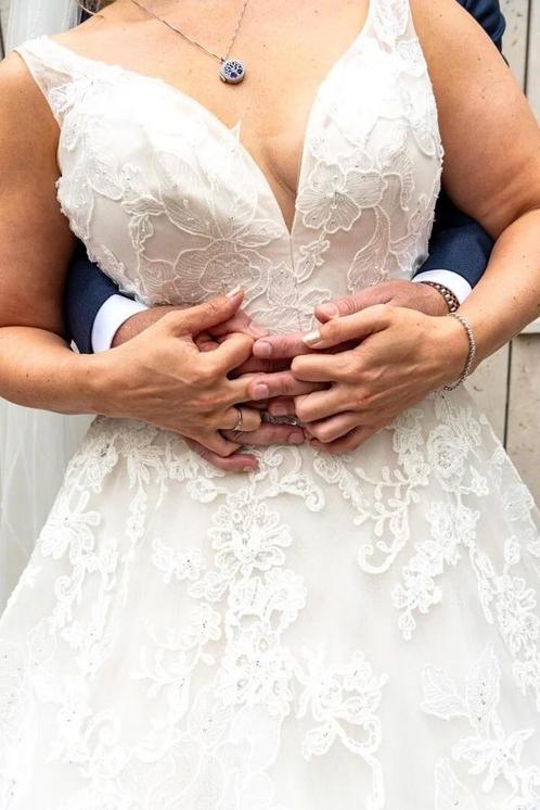 Alijn bruidsjurk met mooi kant patroon, Kleding | Dames, Trouwkleding en Trouwaccessoires, Zo goed als nieuw, Trouwjurk, Wit, Ophalen