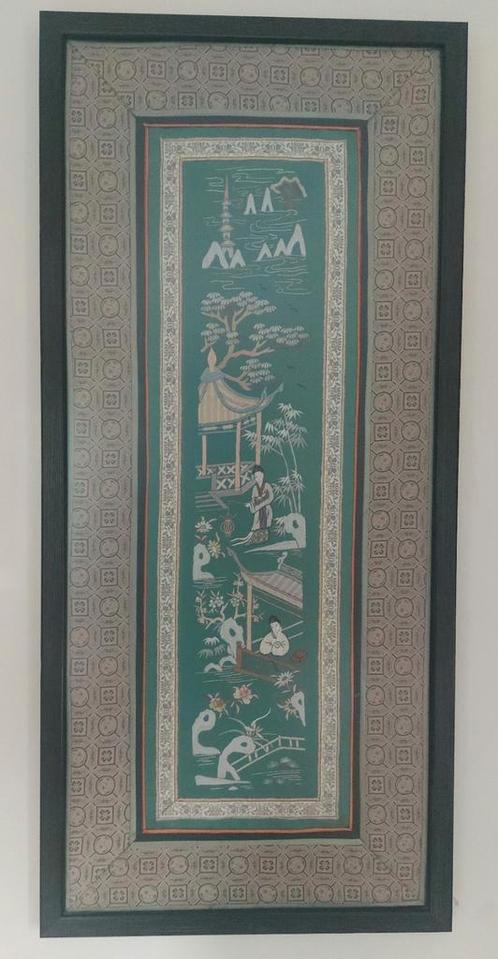 Twee prenten op zijde stof uit China ingelijst, Antiek en Kunst, Kunst | Niet-Westerse kunst, Ophalen of Verzenden