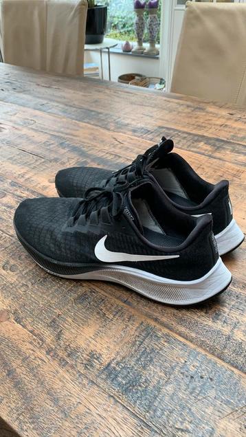 Nike Air Zoom Pegasus 45,5 beschikbaar voor biedingen