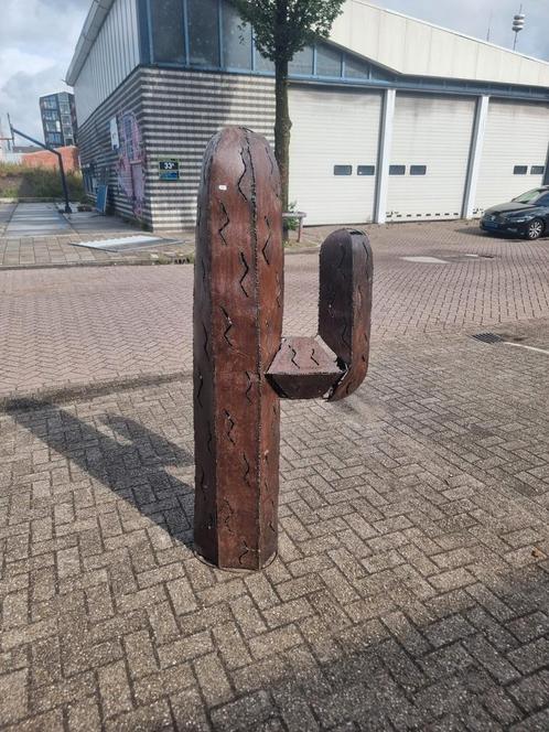 Kunstobject , metalen cactus jaren 80 sculptuur, Antiek en Kunst, Kunst | Designobjecten, Ophalen