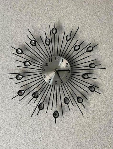 Industriële WANDKLOK in bloemvorm met strass-diamanten, Huis en Inrichting, Woonaccessoires | Klokken, Zo goed als nieuw, Ophalen of Verzenden