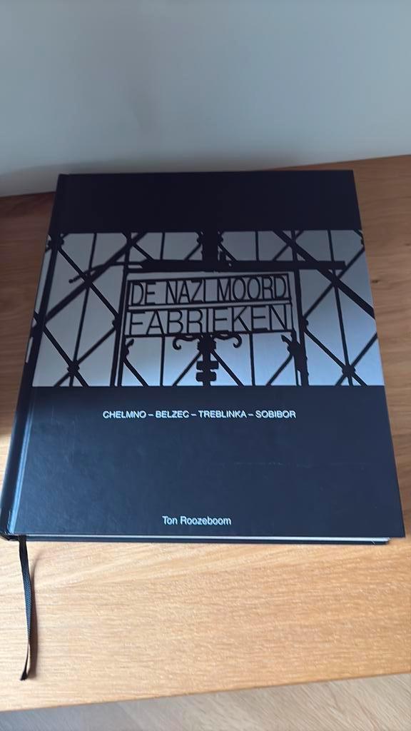 Ton Roozeboom - De Nazi moordfabrieken NIEUW, Boeken, Oorlog en Militair, Nieuw, Overige onderwerpen, Tweede Wereldoorlog, Ophalen of Verzenden