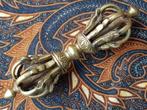 Mooie antieke Oosterse Dorje of Vajra van brons 16,8 cm.