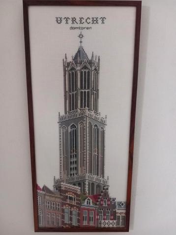 Fraai borduurwerk Domtoren Utrecht in houten lijst, Dom  beschikbaar voor biedingen