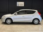 Hyundai i30 1.4i Dynamic Luxe Airco Lm Velgen Fully Serviced, Voorwielaandrijving, Stof, Gebruikt, Zwart