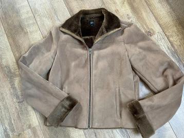Zo goed als nieuw jasje mt.S € 10,00 beschikbaar voor biedingen