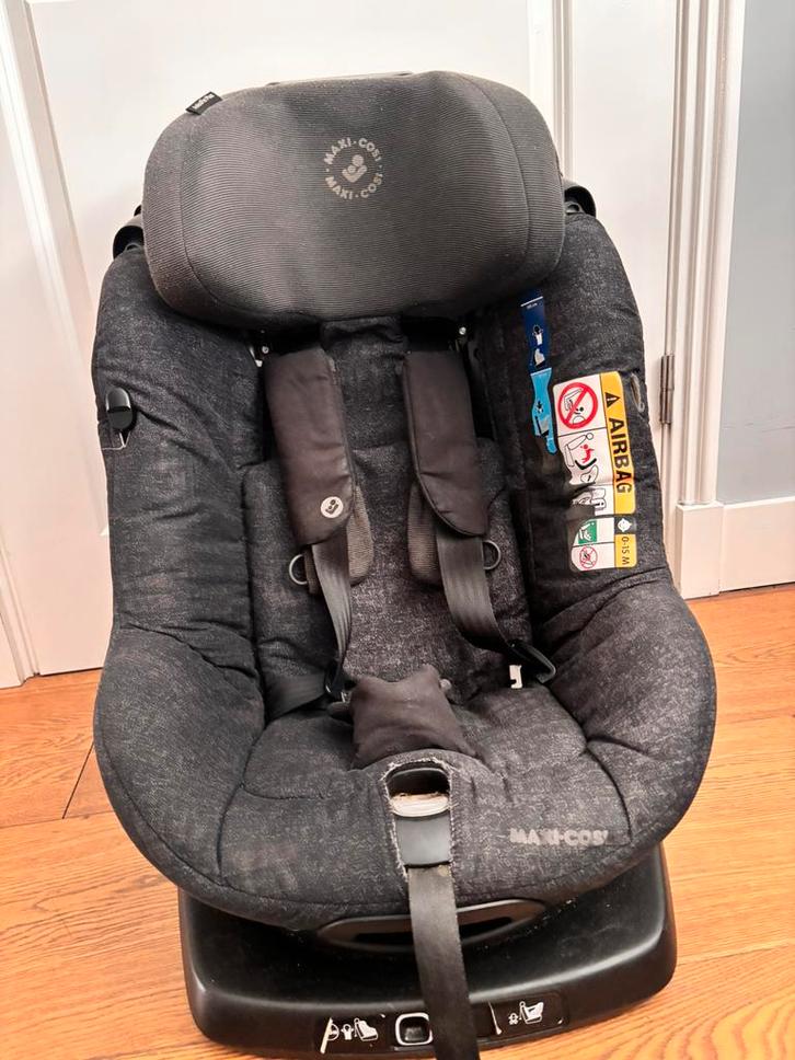 Autostoel Maxicosi axissfix plus, Kinderen en Baby's, Autostoeltjes, Zo goed als nieuw, Maxi-Cosi, 0 t/m 13 kg, Autogordel, Ophalen