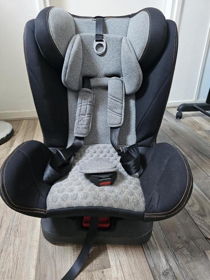 Autostoel - Zwart/Grijs, Kinderen en Baby's, Autostoeltjes, Gebruikt, Overige merken, 0 t/m 18 kg, Autogordel, Verstelbare rugleuning