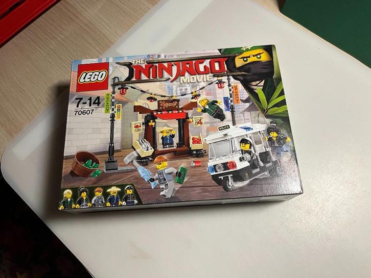 lego ninjago 70607 achtervolging door de stad, Kinderen en Baby's, Speelgoed | Duplo en Lego, Zo goed als nieuw, Lego, Complete set