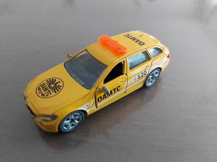 Siku 1459 BMW 520i touring Öamtc, Hobby en Vrije tijd, Modelauto's | Overige schalen, Zo goed als nieuw, Auto, Ophalen of Verzenden