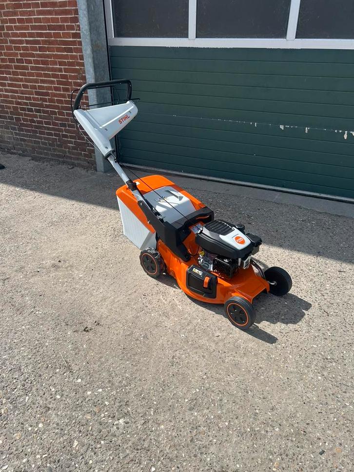 Stihl benzine grasmaaier, Tuin en Terras, Grasmaaiers, Nieuw, Benzine-grasmaaier, 40 t/m 49 cm, Cirkelmaaier, Mulchfunctie, Opvangbak