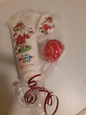 Ajax Kado Set;Kids Douchegel+Bad Bruis tablet/bal. Nieuw beschikbaar voor biedingen