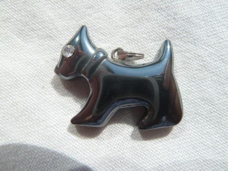 Hanger hond van Hematiet, Sieraden, Tassen en Uiterlijk, Edelstenen, Nieuw, Ophalen of Verzenden
