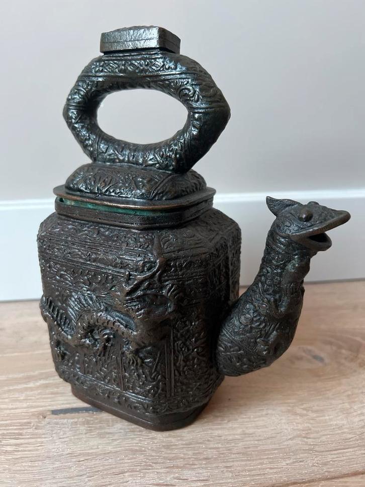 Bronzen theepot / ritueel object met draak, Antiek en Kunst, Antiek | Koper en Brons, Brons, Ophalen of Verzenden