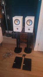 set Kef Q300 witte luidsprekers met verzwaarde staanders, Audio, Tv en Foto, Luidsprekers, Gebruikt, 60 tot 120 watt, Front, Rear of Stereo speakers