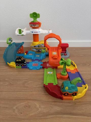 Vtech Toet Toet auto's pakket Luchthaven. Met 2 auto's. Goed beschikbaar voor biedingen