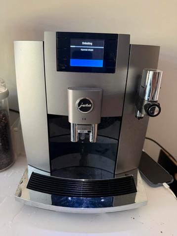 Jura E8 koffiemachine beschikbaar voor biedingen