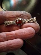 Zilveren broche met  carneool plus markesiet, Antiek en Kunst, Ophalen of Verzenden