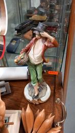 Vintage Porseleinen Beeldje Jongen met Fruitmand, Ophalen of Verzenden