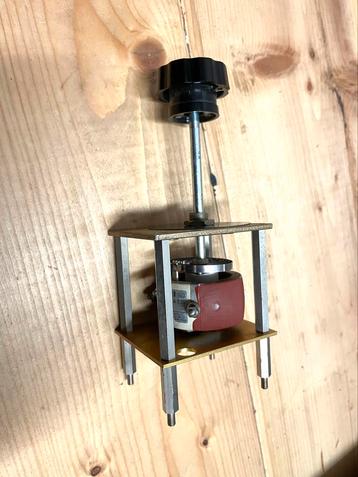 Weerstand regelbaar. 500ohm/0,35A. beschikbaar voor biedingen