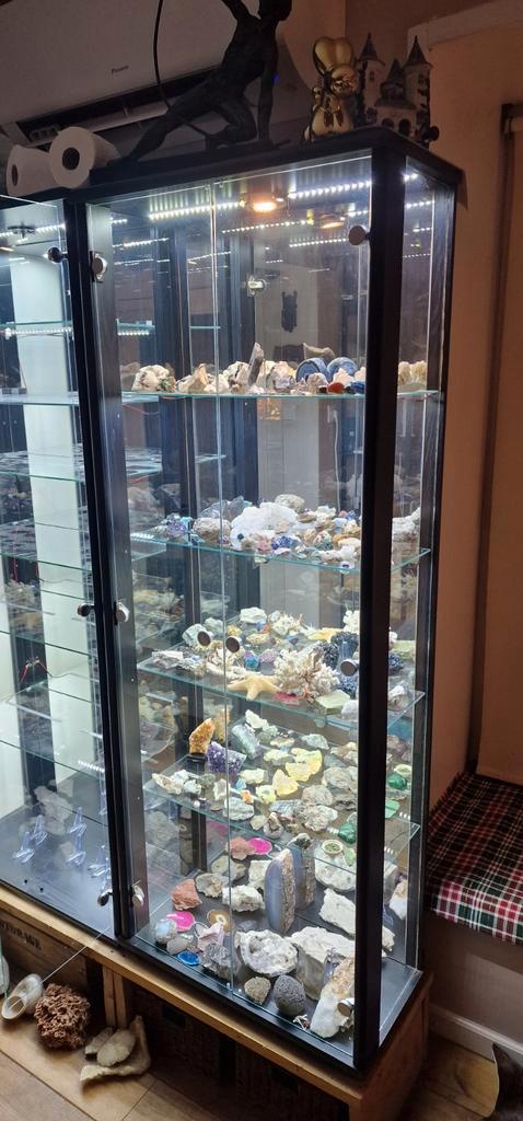 Mooie Vitrinekast met glazen planken 172x68x33, Huis en Inrichting, Kasten | Vitrinekasten, Zo goed als nieuw, 150 tot 200 cm