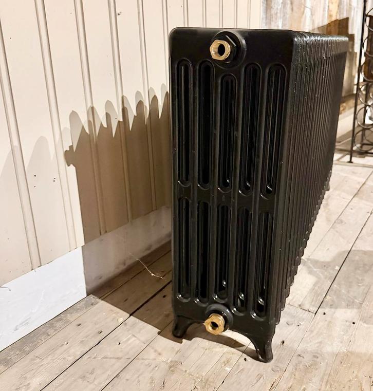 Gietijzeren radiator, klooster radiator, Doe-het-zelf en Verbouw, Verwarming en Radiatoren, Zo goed als nieuw, Radiator, 30 tot 80 cm