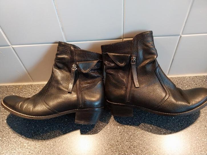 Korte dameslaarsjes Helioform mt 6.5, Kleding | Dames, Schoenen, Zo goed als nieuw, Lage of Enkellaarzen, Zwart, Ophalen of Verzenden