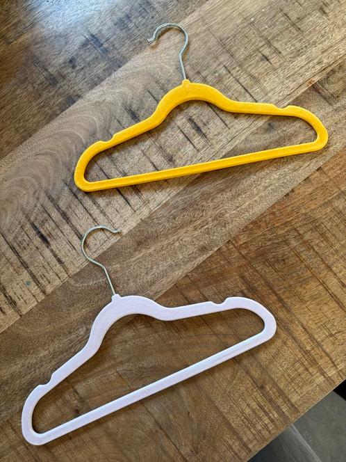 Fluwelen Kledinghangers Kinderen - 34 stuks, Kleding | Dames, Kledinghangers, Zo goed als nieuw, Fluweel, Kinderen, Ophalen of Verzenden