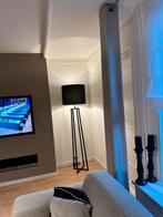Moderne staande vloerlamp, minimalistisch design in matzwart, Ophalen of Verzenden, Zo goed als nieuw, Metaal, 150 tot 200 cm
