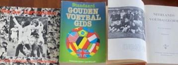 7 voetbalboeken oa van ir. A.van Emmenes+1 sportboek+Jan Cot beschikbaar voor biedingen