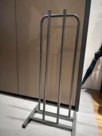 Standaard om kledinghangers voor in de winkel op te ruimen., Ophalen, Gebruikt