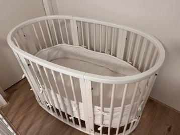Stokke Sleepi Wieg Compleet met Accessoires beschikbaar voor biedingen