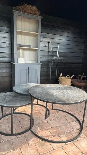 Sober industriele salontafels set van 3 beschikbaar voor biedingen