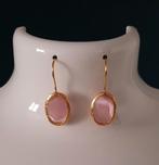 Fairtrade handgemaakte vergulde oorhangers met roze steen., Ophalen of Verzenden, Nieuw, Roze, Overige materialen