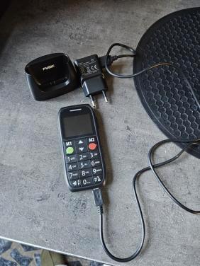 Mooi Fysic FM 7500 mobiele senioren telefoon, SOS noodknop, Telecommunicatie, Mobiele telefoons | Overige merken, Zo goed als nieuw