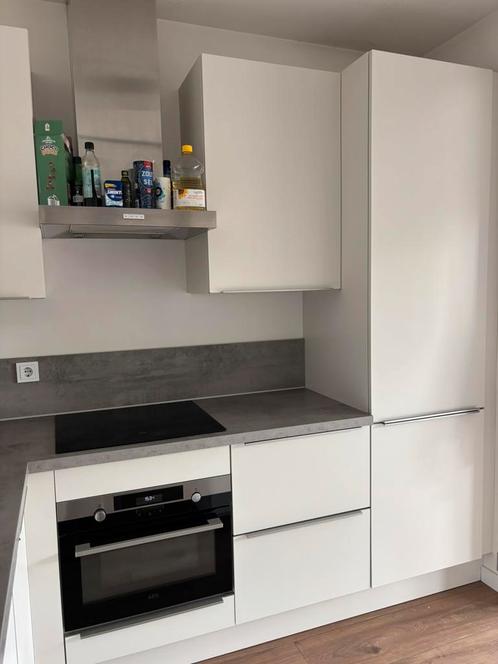 Brugman keuken + AEG apparatuur, Huis en Inrichting, Keuken | Complete keukens, Gebruikt, Hoekkeuken, Kunststof, Ophalen