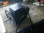 Elektromotor 220 volt., Doe-het-zelf en Verbouw, Ophalen of Verzenden, Gebruikt, Elektromotor, 1800 rpm of meer