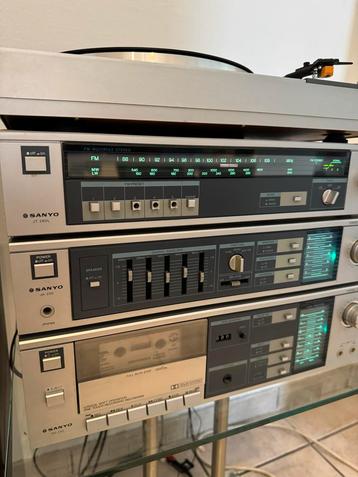 Sanyo Stereo Installatie met Speakers beschikbaar voor biedingen