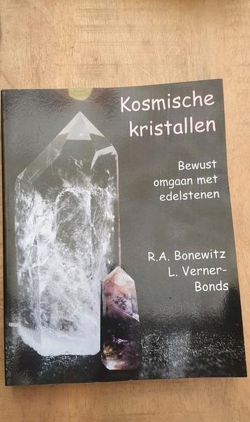 Kosmische Kristallen door R.A Bonewitz en L. Verner-Bonds beschikbaar voor biedingen