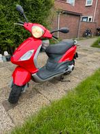 Piaggio Fly 125cc a1, Fietsen en Brommers, Scooters | Piaggio, Zo goed als nieuw, Ophalen, Fly