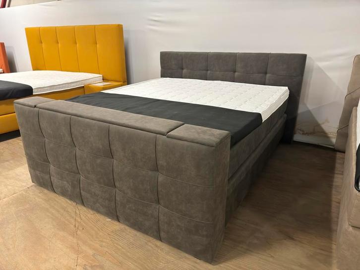 ACTIE ! Boxspring 180x200 compleet direct uit showroom, Huis en Inrichting, Slaapkamer | Boxsprings, Nieuw, 180 cm, 210 cm, Tweepersoons