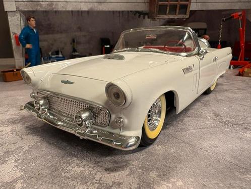 1:18 Revell Ford Thunderbird zonder doos, Hobby en Vrije tijd, Modelauto's | 1:18, Gebruikt, Auto, Revell, Ophalen of Verzenden
