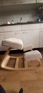 ergonomische kniestoel, Huis en Inrichting, Bureaustoelen, Ophalen, Beige, Zo goed als nieuw, Bureaustoel