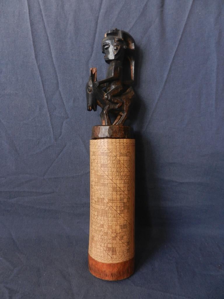 Medicijnkoker met kalender Borneo Batak Toba h 29 div besch, Ophalen of Verzenden