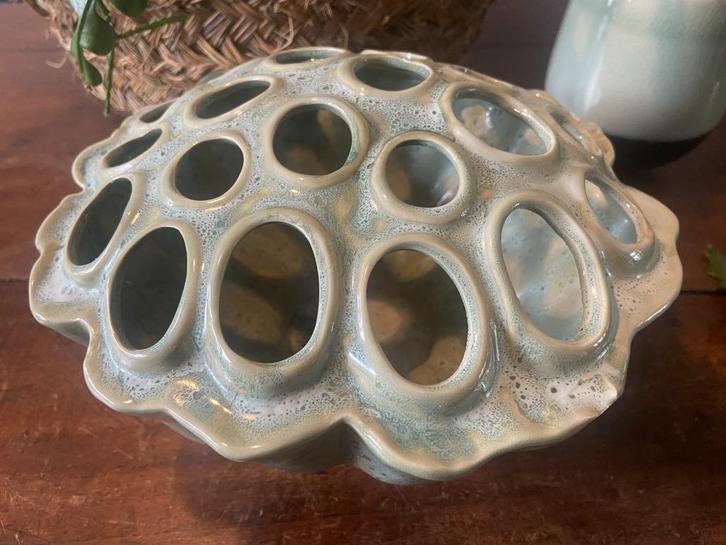Mooi apart grote Des Pots Lotus vaas groen keramiek i.z.g.st, Huis en Inrichting, Woonaccessoires | Vazen, Zo goed als nieuw, Groen