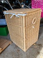 rieten wasmand 60 hoog, 40 bij 45 breed, Huis en Inrichting, Woonaccessoires | Schalen en Manden, Ophalen, Zo goed als nieuw, Rechthoekig