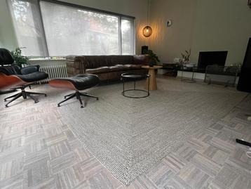 Vloerkleed creme 240x330cm beschikbaar voor biedingen