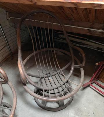 2 Vintage Rotan stoelen beschikbaar voor biedingen