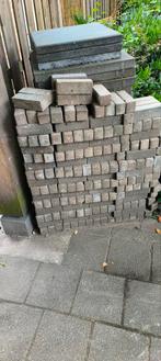 Waaltjes gratis afhalen, Tuin en Terras, Tegels en Klinkers, Ophalen, Zo goed als nieuw, Beton, Klinkers