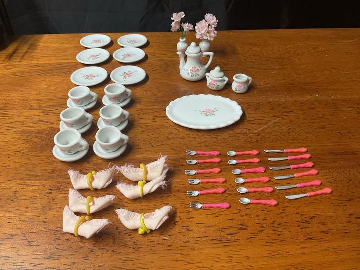Vintage Poppenserviesje met Roosjes, Antiek en Kunst, Antiek | Speelgoed, Ophalen of Verzenden